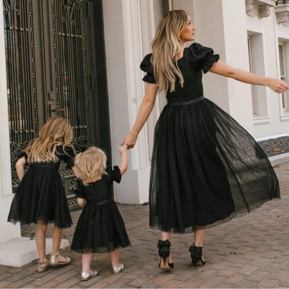 Ivy City Co. Ballerina Tulle Puff Sleeve Formal Midi Dress in Black - Picture 12 of 12
